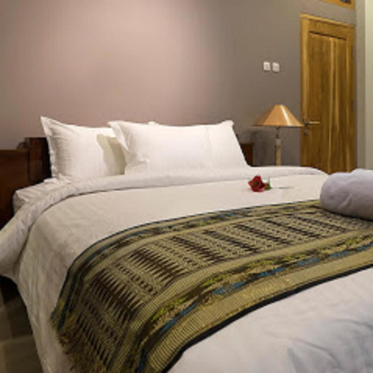 Helena Guest House Malang Dış mekan fotoğraf